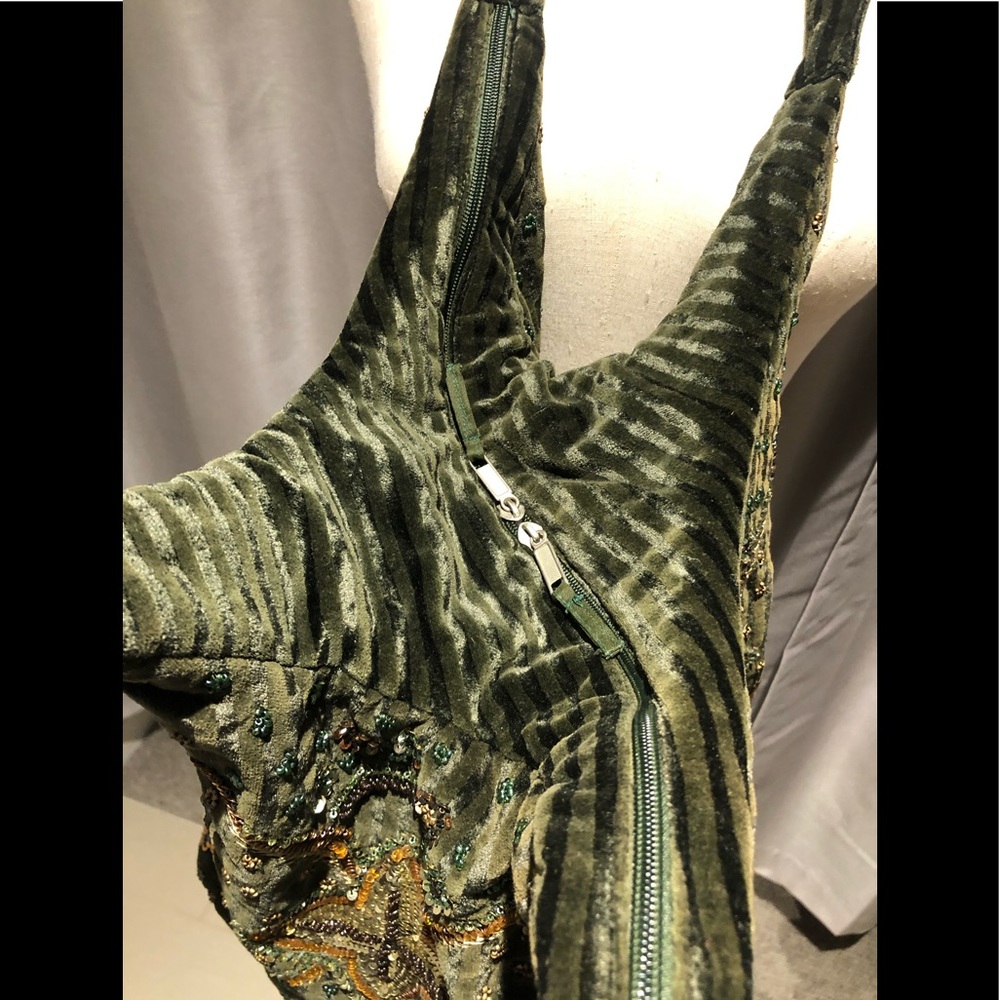 Handmade Embroidery Sequin Beaded Velvet Handbag - Picture 10 of 16
